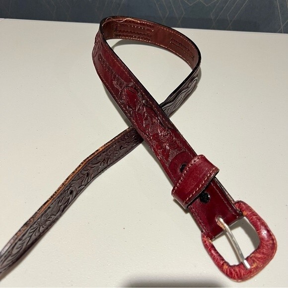 Mexican tooled leather belt - Picture 7 of 13